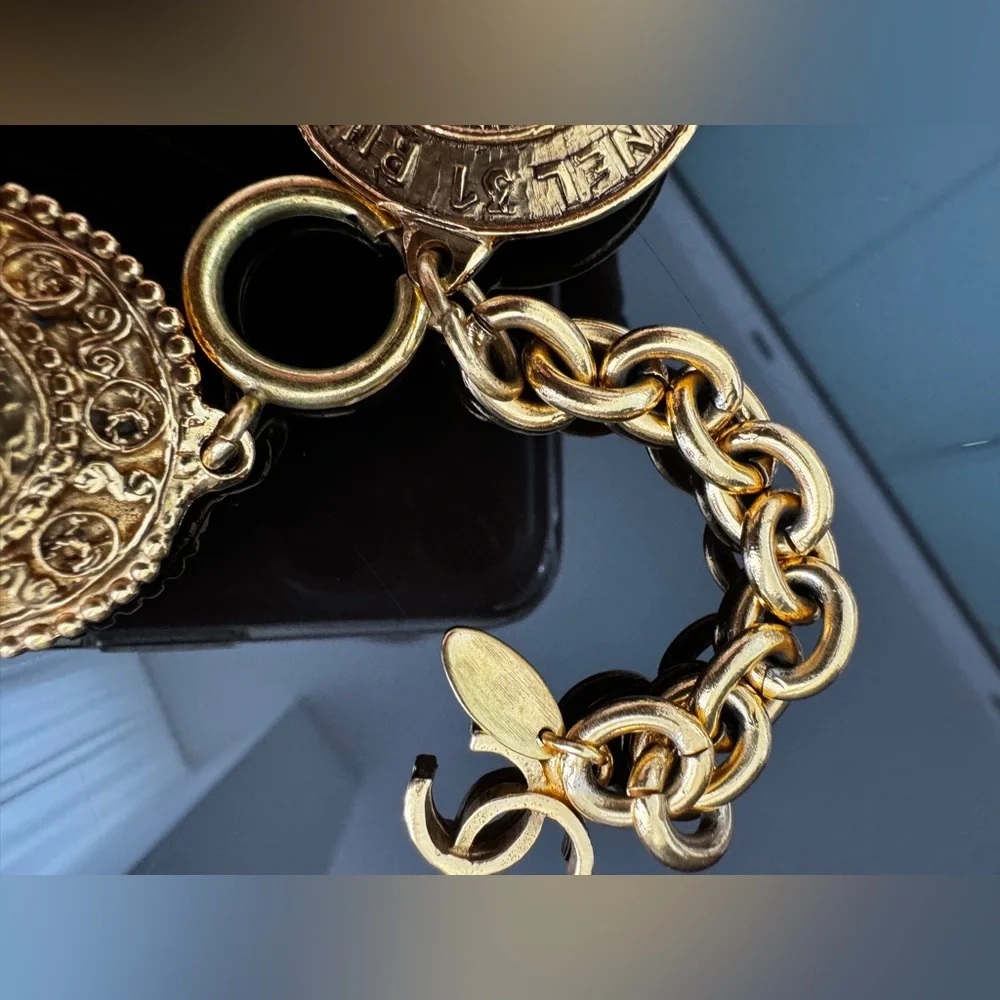 ‼️FINAL PRICE‼️ LOT 1428 Fabulous CHANEL vintage chocker